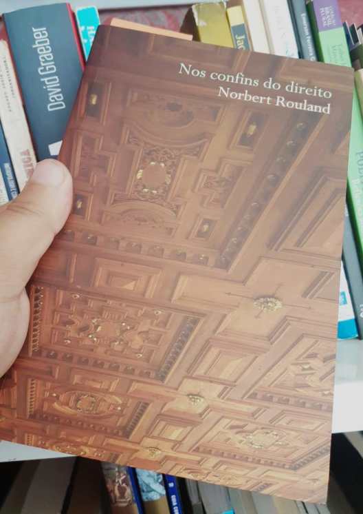 Nos confins do Direito